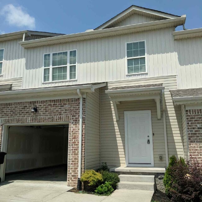 Photo - 652 Pippin Dr House
