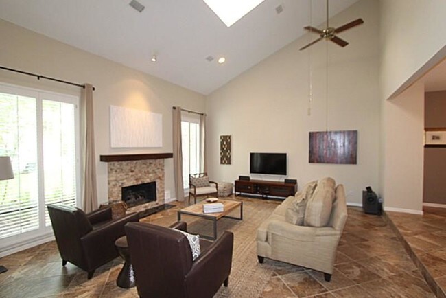 Foto del edificio - 10105 Valley Forge Dr