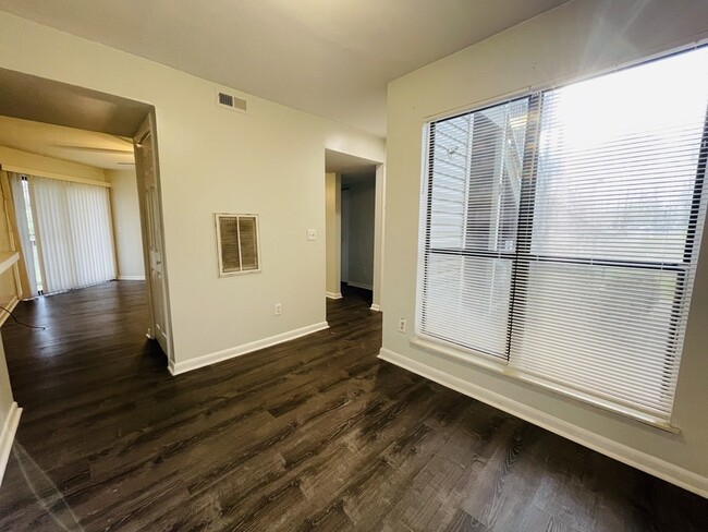 Building Photo - 4516 Sharon Chase Dr