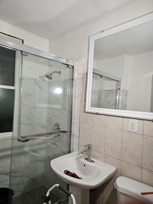 Bathroom - 73 Pine St