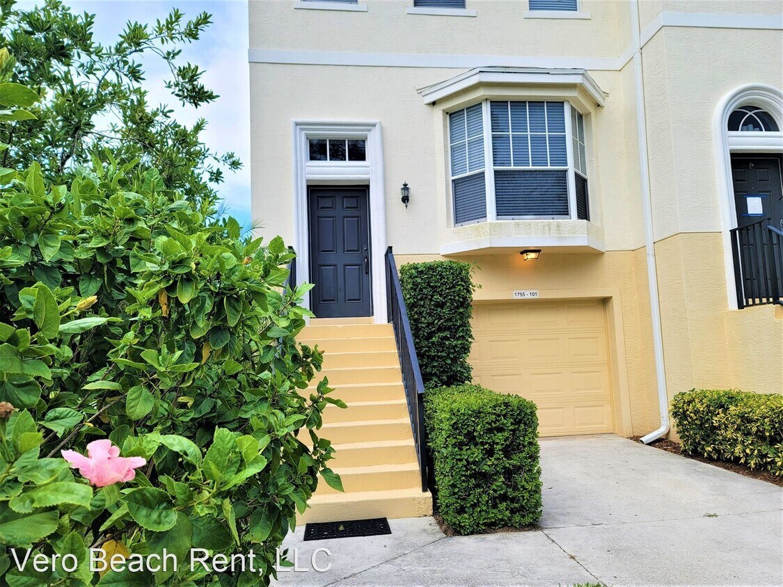 Primary Photo - 3 br, 2.5 bath House - 1755 42nd Sq. #101