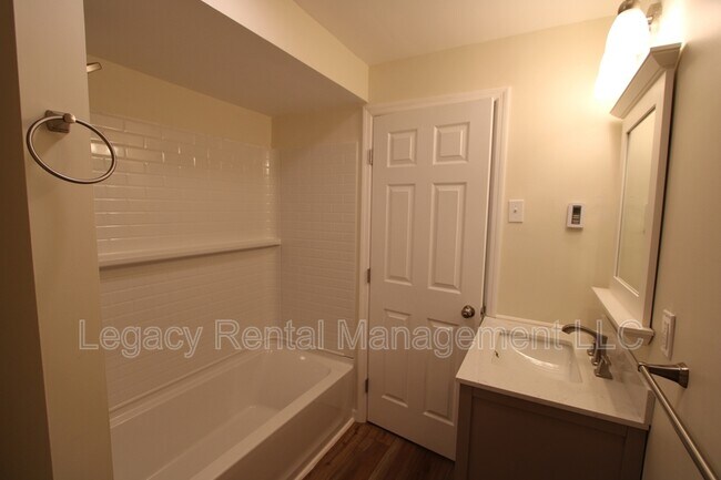 Building Photo - 626 N Church St