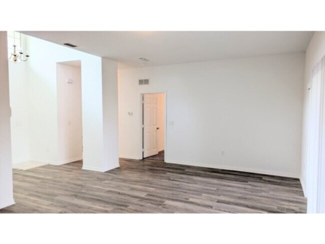 Foto del edificio - Spacious Open Foor Plan. Indian Trails, Palm Coast FL