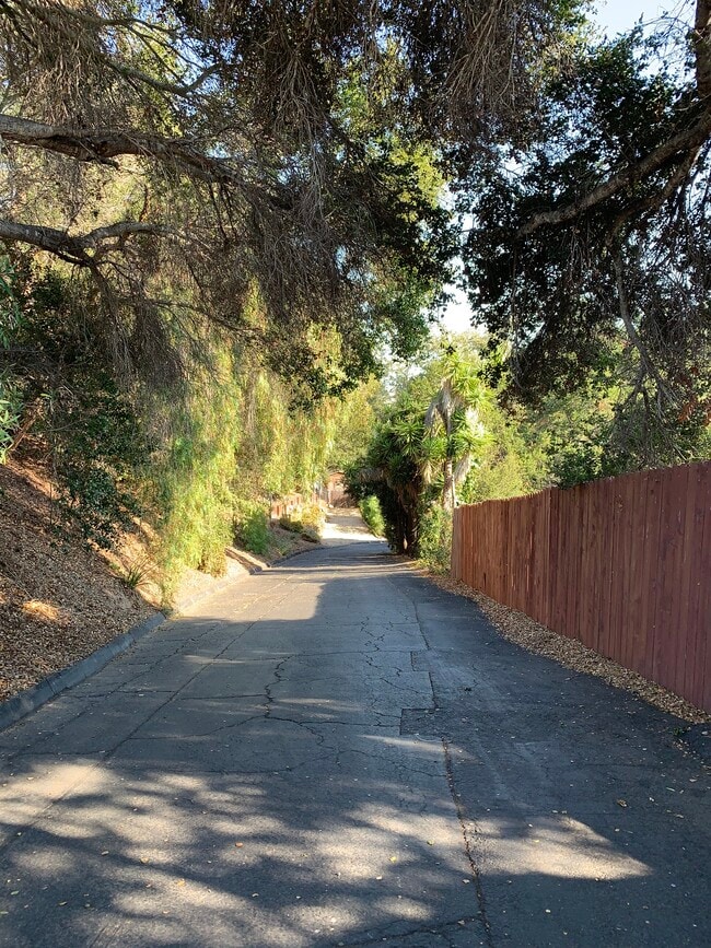 Building Photo - 30 Saint Francis Way