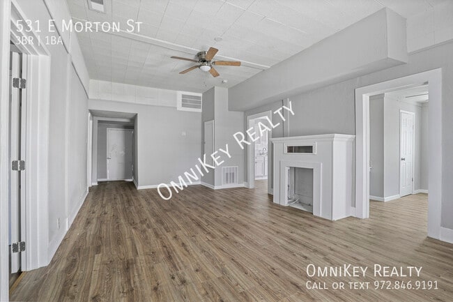 Building Photo - 531 E Morton St