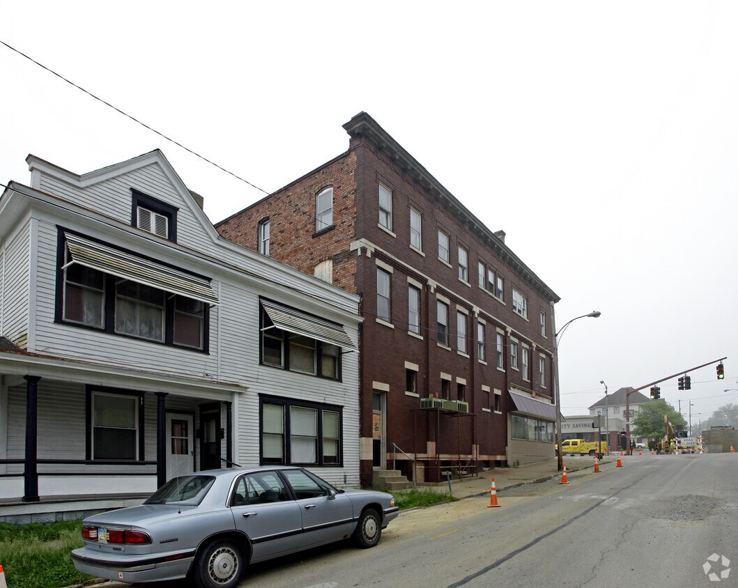 Building Photo - 901-905 Wheeling Ave