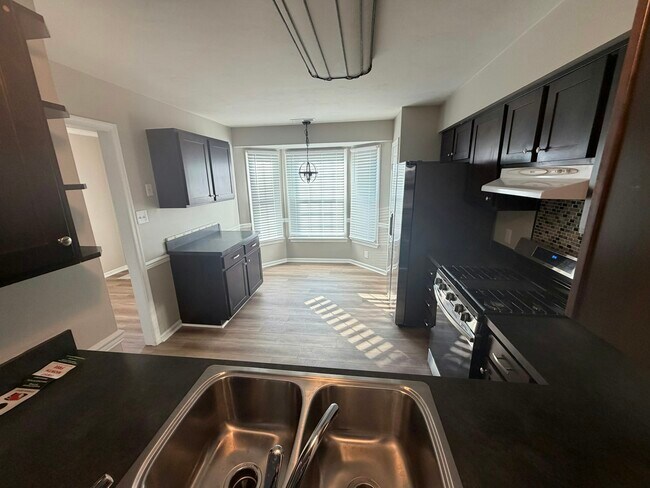 Foto del edificio - 1623 Mantane Arch