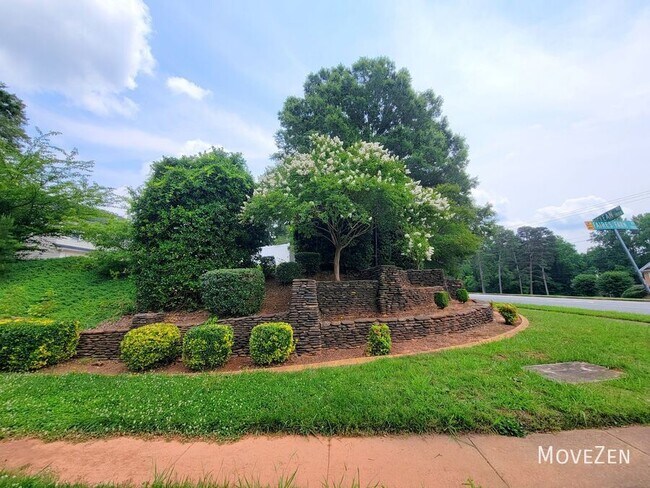 Building Photo - 9105 Oren Thompson Rd