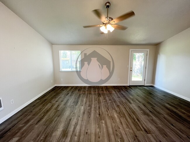 Building Photo - Updated Single Level Home