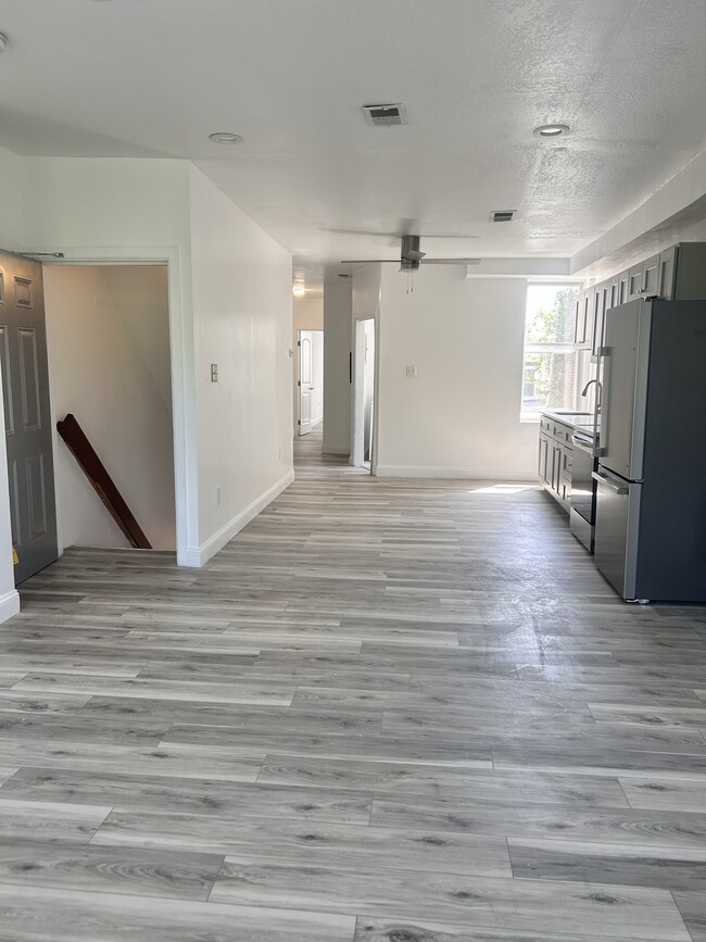 Building Photo - 2213 N 33rd St