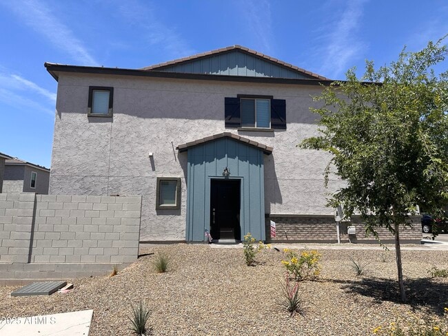 Building Photo - 2819 W Red Fox Rd