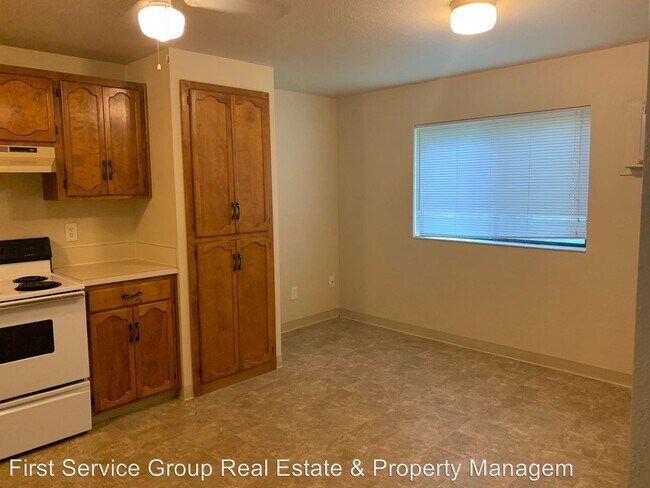 Foto del edificio - 6691-6697 W Denton Ln