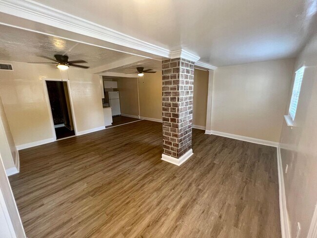 Photo - 2705 Riverside Ave Apartment