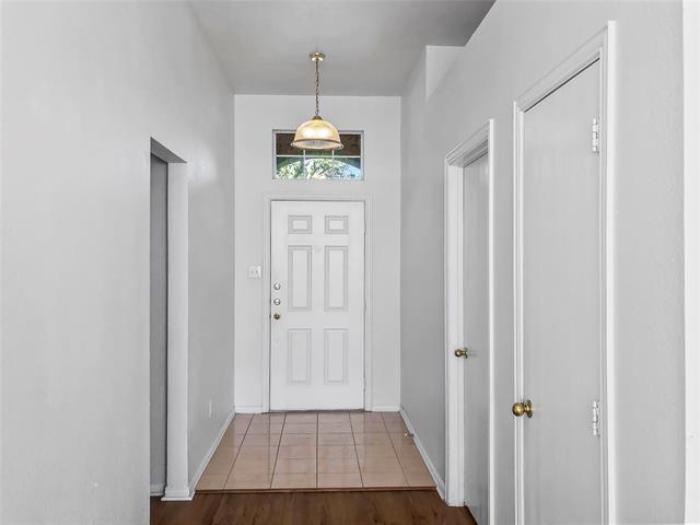 Building Photo - 4908 Fox Ridge Ln