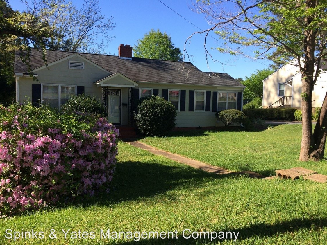 Primary Photo - 107 Beechwood Cir