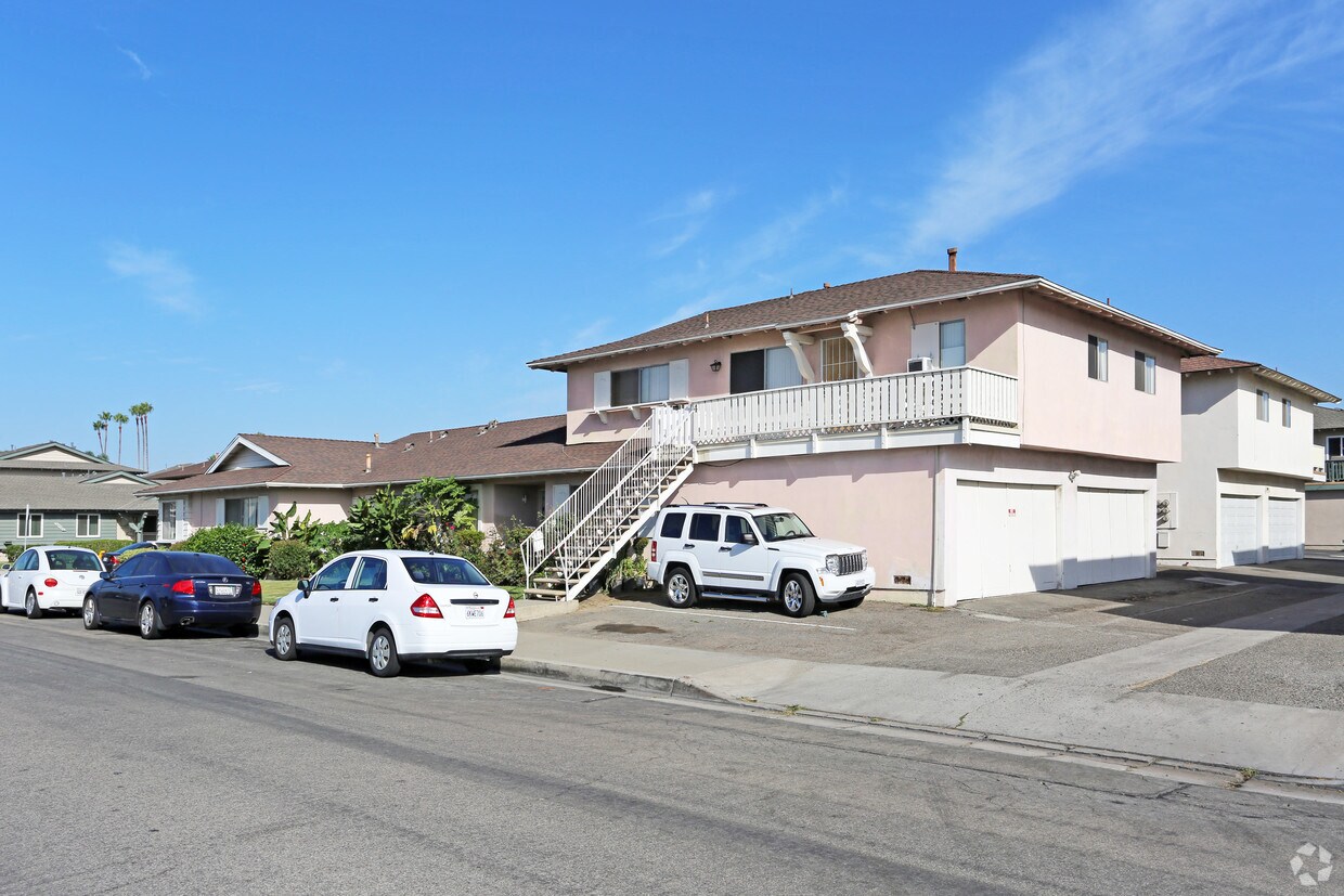 Building Photo - 16582 Sabot Ln