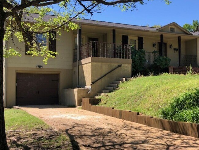 Foto del edificio - 1010 Belledeer Dr