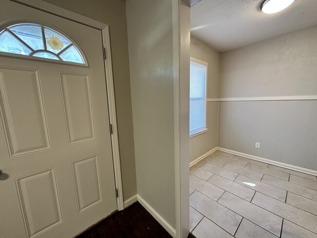 Building Photo - Colorado Apartments