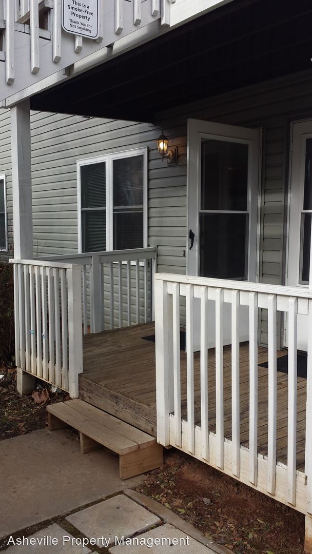 16 Deep Woods Rd, Weaverville, NC 28787 Room for Rent in Weaverville