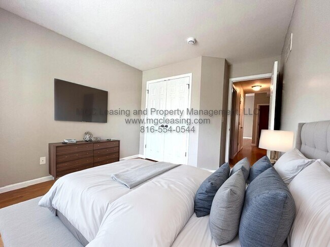 Foto del edificio - 8426 N Ava Ave