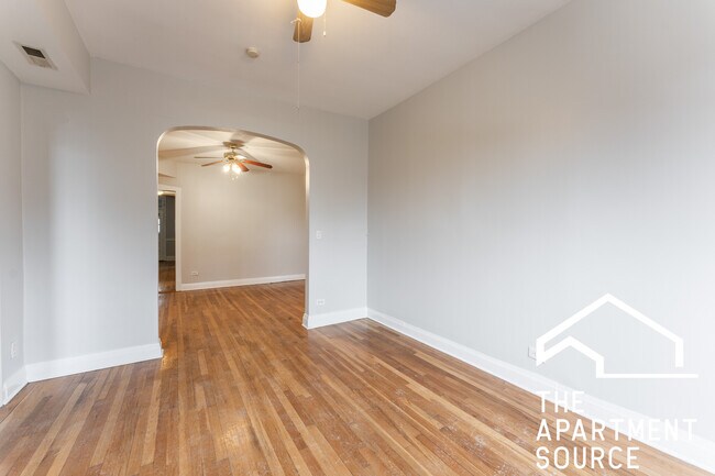 Foto del edificio - 1317 W Foster Ave