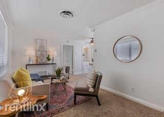 Foto del edificio - 6126 Averill Way