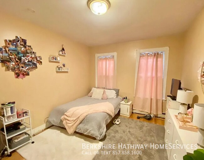 Building Photo - 6 Eldora St