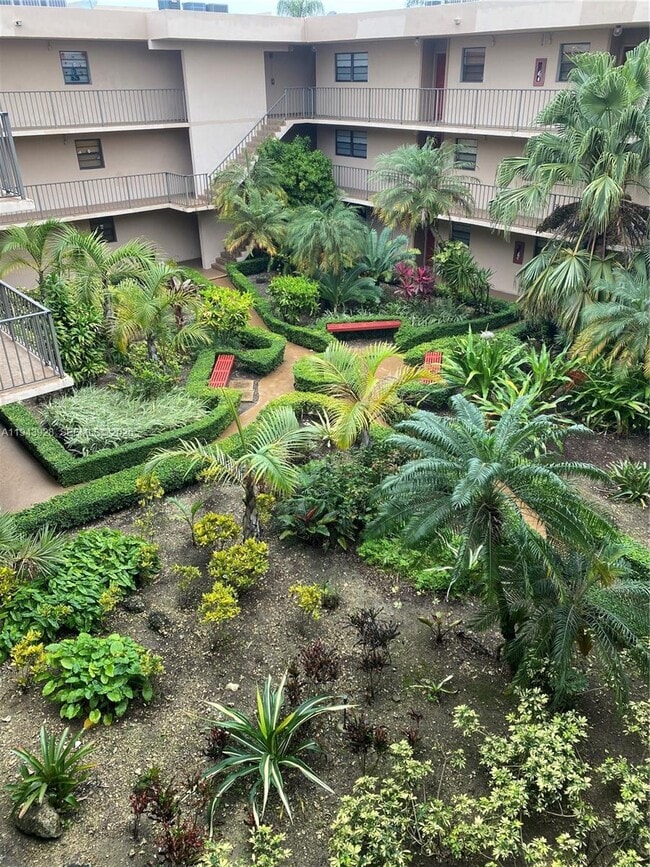 Building Photo - 10625 SW 112th Ave