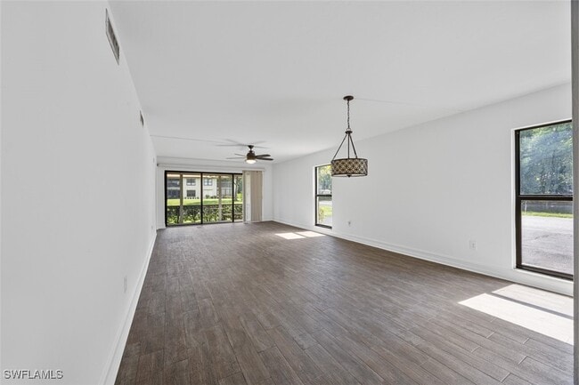 Building Photo - 4610 Chantelle Dr