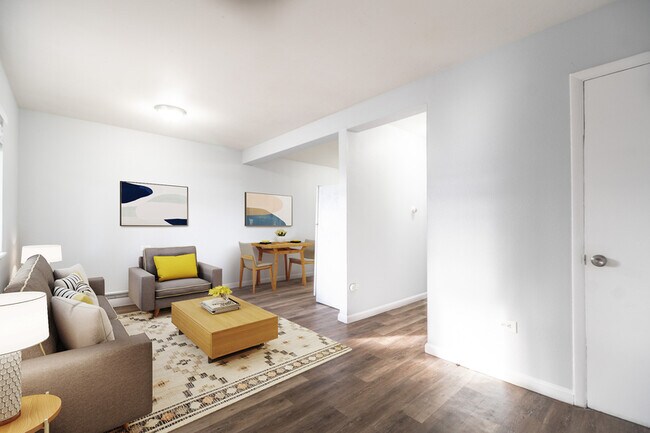 Foto del edificio - 16300 E Colfax Ave