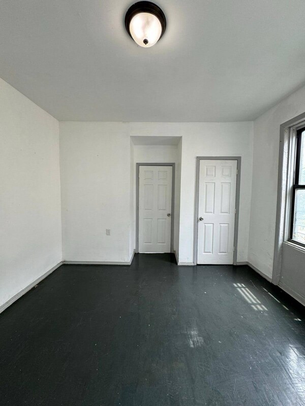 Foto del edificio - 53 Milford Ave