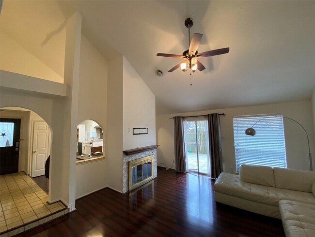 Building Photo - 4803 Shadowdale Dr