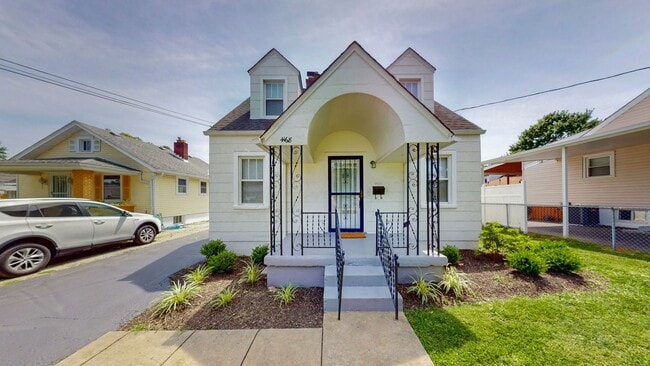 Newly Renovated 2 Bed/1 Bath Home in Camp Taylor - Newly Renovated 2 Bed/1 Bath Home in Camp Taylor