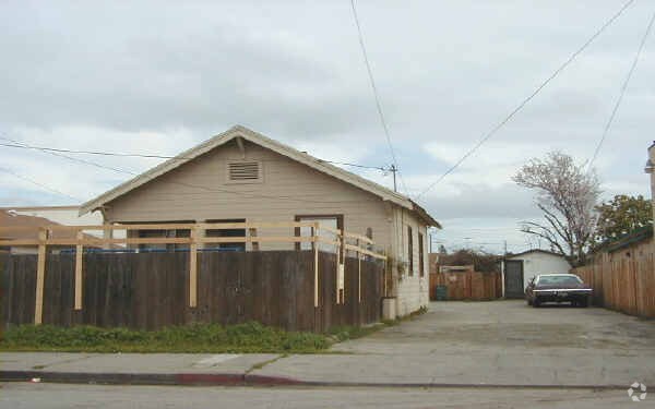 Primary Photo - 1510 165th Ave
