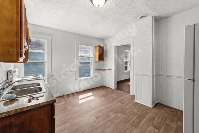 Building Photo - 8302 Sowinski Ave