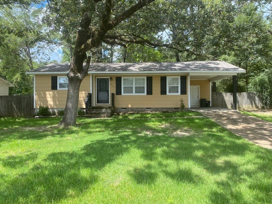 Foto principal - Nice 3 Bedroom Home in Pearl MS