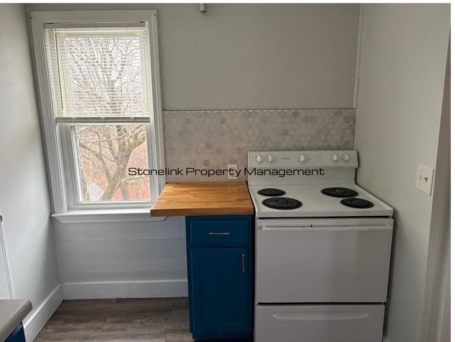 Building Photo - 37 Godfrey St