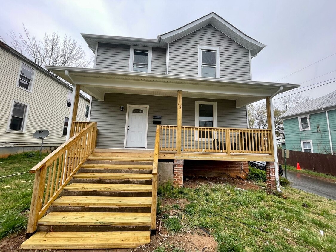 Primary Photo - 1222 Garfield Ave