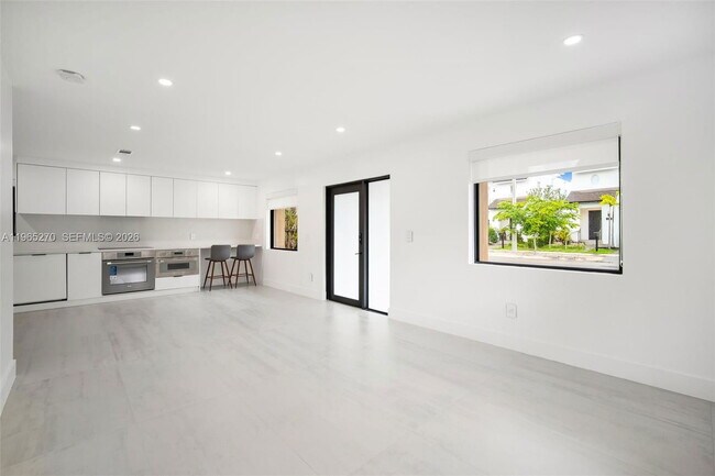 Foto del edificio - 3668 SW 26th St