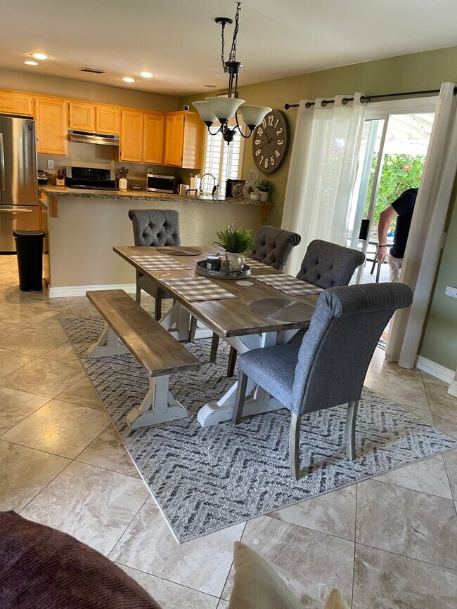 Foto del edificio - Gorgeous home in Tustin Ranch