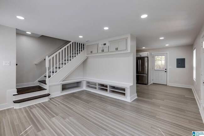 Building Photo - 1700 Valley Ave