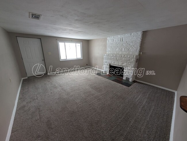 Building Photo - $995 Security Deposit Special!