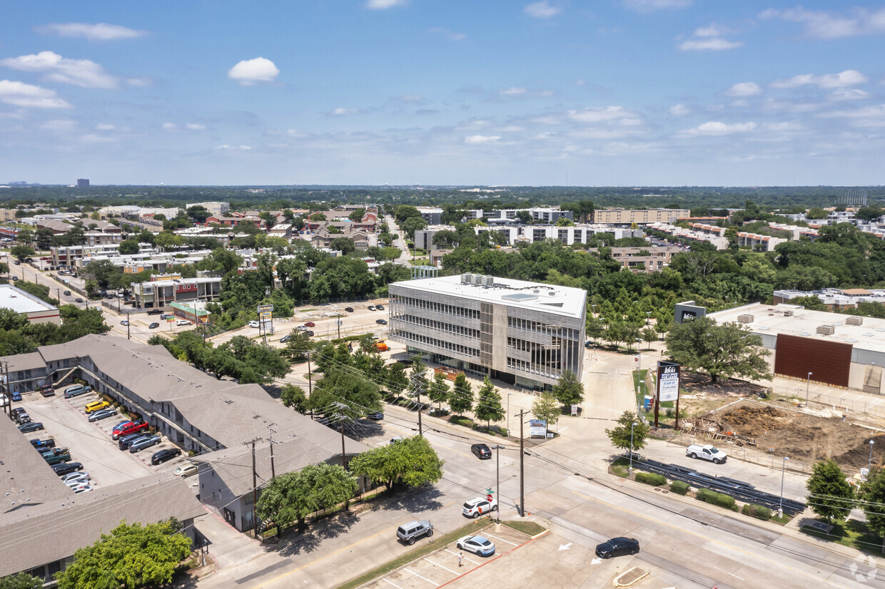 Foto aérea - Legacy Midtown Park