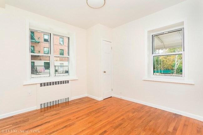 Building Photo - 5532 Netherland Ave