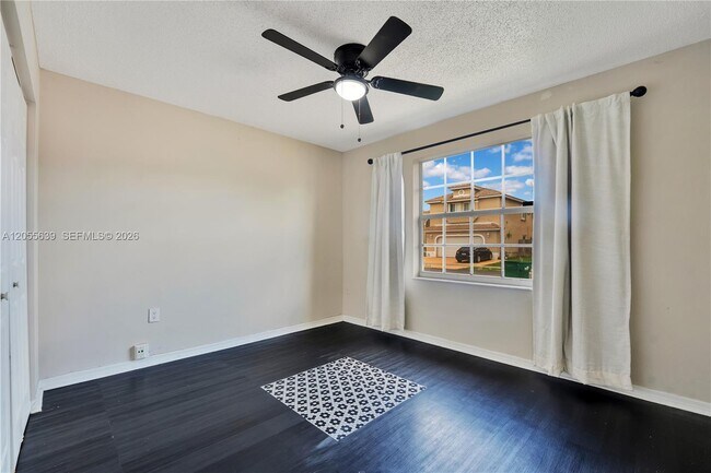 Foto del edificio - 14530 SW 156th Ave