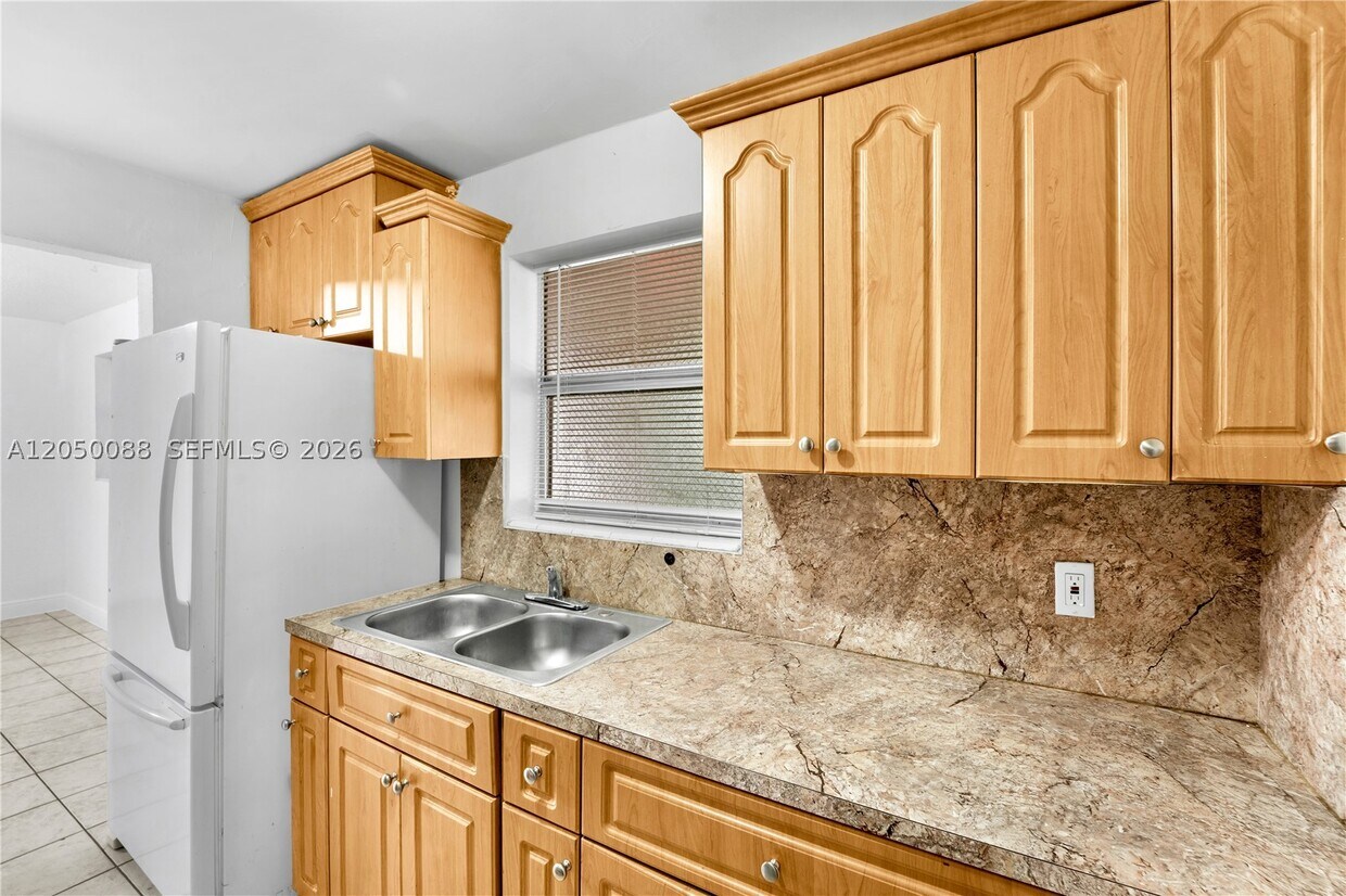 Foto del edificio - 1305 W 53rd St
