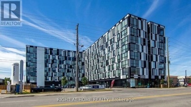 Building Photo - 1900 Simcoe St N