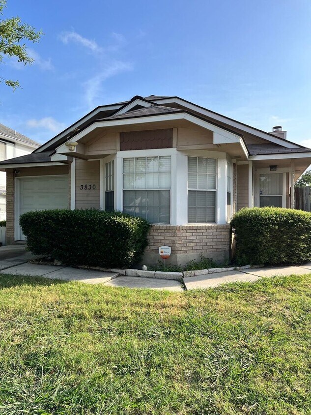 Primary Photo - 3830 Candlestone Dr