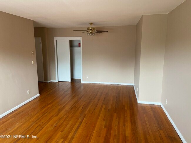 Foto del edificio - 1205 Lasalle St