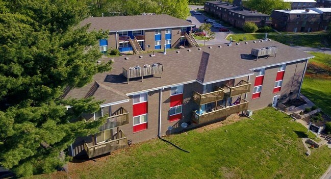 Building Photo - 4801 NW Cliff View Dr